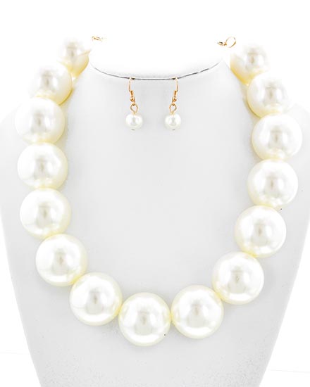 Big Pearl Choker Necklace, Statement Cream Pearl Necklace